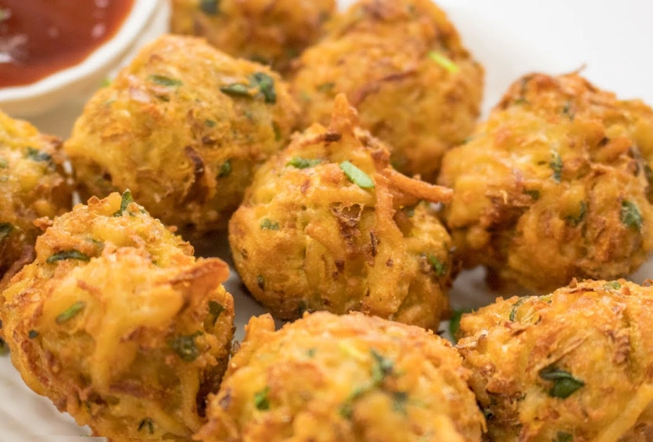 Ultimate Guide to Indian Snack Recipes for Your Party: Easy & Crowd-Pleasing
