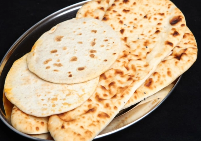 Roti vs Naan: The Ultimate Guide to Indian Flatbreads